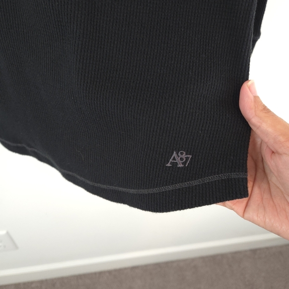 Aeropostale Women's Black Waffle Knit Henley Long Sleeve Top - Picture 3 of 10